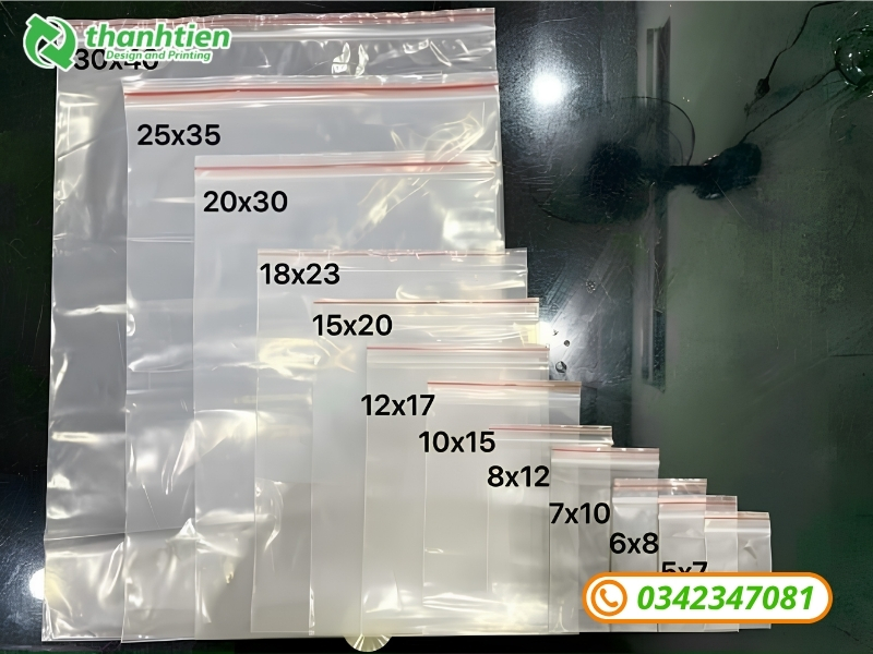 Đa dạng kích thước túi zip chỉ đỏ